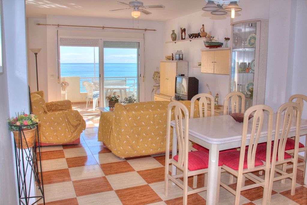 Three-bedroom flat on the seafront promenade, Garrucha