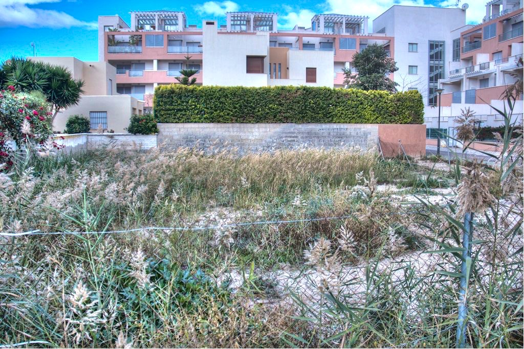 Parcela urbana en venta en Puerto Rey, Vera Playa – 350 m² con licencia para construir tu vivienda