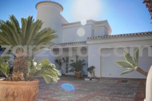 Exclusive Villa for Sale in Mojácar Playa – Prime Location Just 50 Meters from the Sea - imagen 2