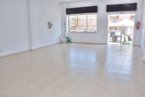 Oportunidad de Negocio: Local con Salida de Humos en Las Buganvillas, Vera Playa - imagen 5