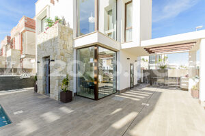 Exclusive New Development of Independent Villas in Vera Playa - imagen 2
