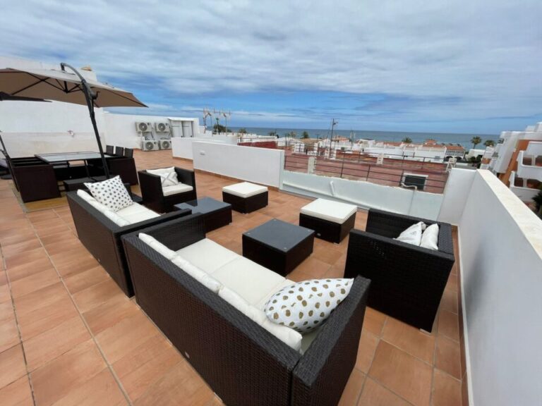Holiday Rental Penthouse with sea views in Mojacar Playa