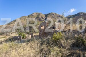 Rustic land with ruin - imagen 11