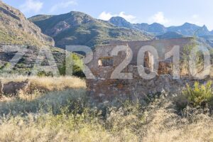 Rustic land with ruin - imagen 8