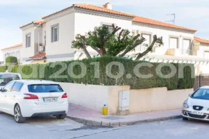 Semi-detached house on the corner of Calle Chalupa de Garrucha - imagen 1