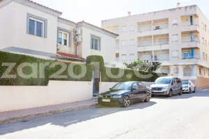 Semi-detached house on the corner of Calle Chalupa de Garrucha - imagen 4