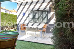 Semi-detached house on the corner of Calle Chalupa de Garrucha - imagen 8