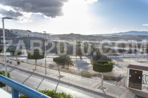 Apartment duplex with private tarrace and patio - imagen 8