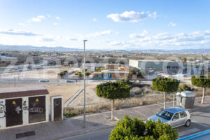 Apartment duplex with private tarrace and patio - imagen 9