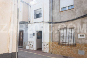 House for Sale in the Heart of Turre: Potential and Prime Location - imagen 1