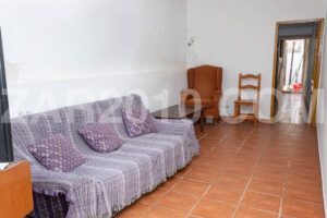 House for Sale in the Heart of Turre: Potential and Prime Location - imagen 6