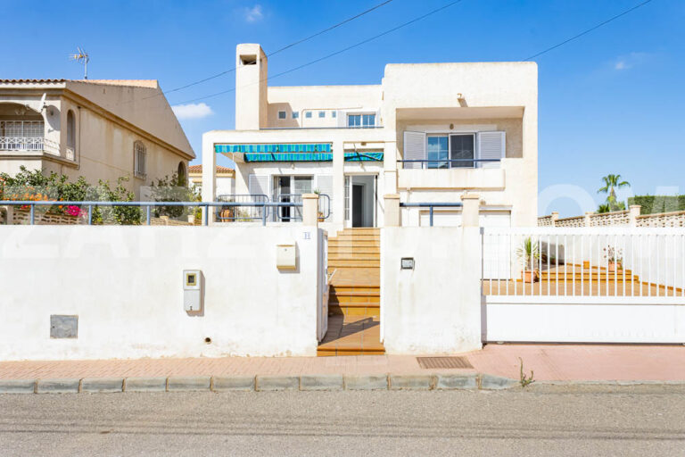 Detached villa in Las Marinas of Garrucha