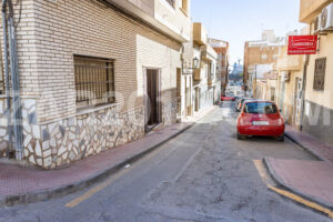 Commercial unit for sale, ideal for converting into a home - imagen 2