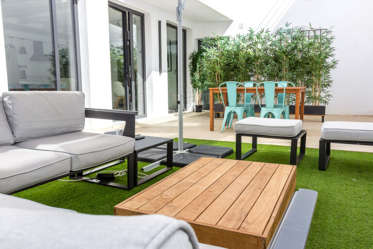 ¡Oportunidad única en Mojácar! Piso en planta baja con jardín privado y a un paso de la playa.
