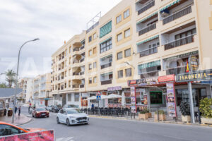 Magnífico Piso en Primera Línea en Garrucha – Vistas al Puerto y al Mar - imagen 37