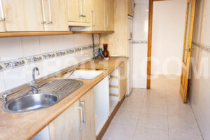 Bright and Spacious Apartment for Sale in the Heart of Garrucha, Almería - imagen 13