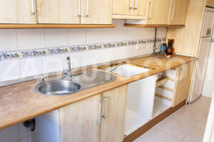 Bright and Spacious Apartment for Sale in the Heart of Garrucha, Almería - imagen 14
