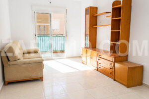 Bright and Spacious Apartment for Sale in the Heart of Garrucha, Almería - imagen 1