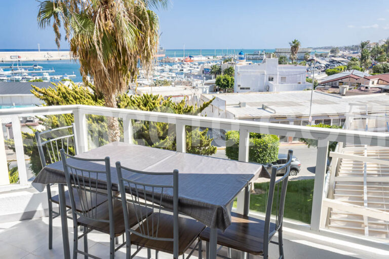 Magnificent Apartment on Paseo del Malecón, Garrucha – First Line of the Marina