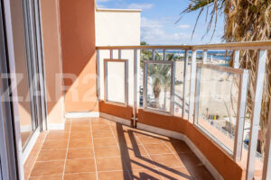 Renovated beachfront apartment with terrace and sea views in Garrucha - imagen 17