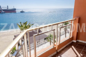 Renovated beachfront apartment with terrace and sea views in Garrucha - imagen 1