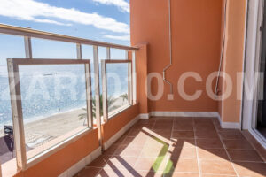 Renovated beachfront apartment with terrace and sea views in Garrucha - imagen 18