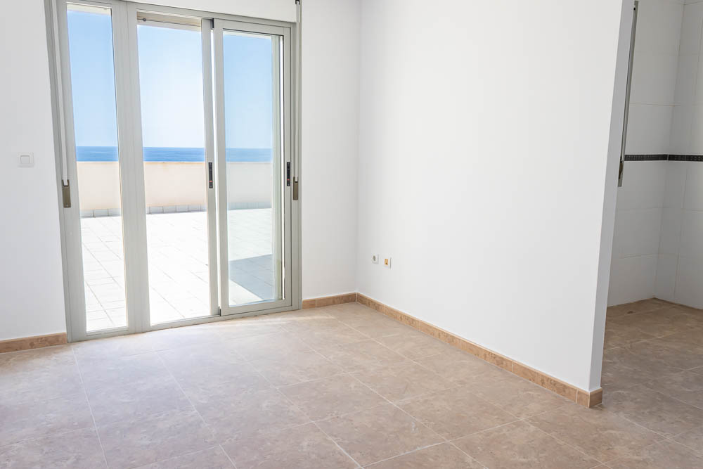 Ático exclusivo con terraza panorámica y vistas al mar en Garrucha