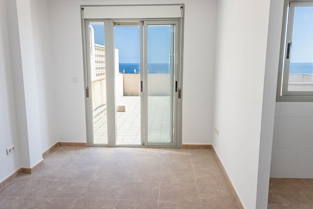 Ático exclusivo con terraza panorámica y vistas al mar en Garrucha