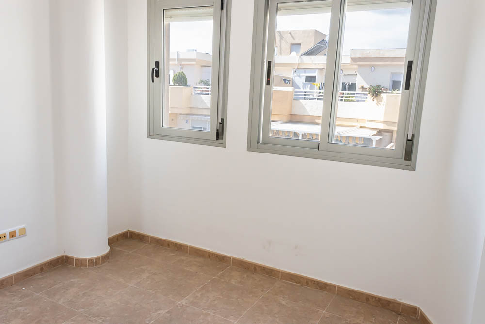 Ático exclusivo con terraza panorámica y vistas al mar en Garrucha