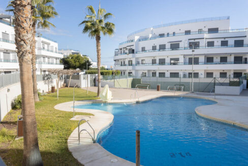 Piscina comunitaria Pinar de Garrucha Almería