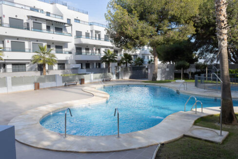 Piscina comunitaria Pinar de Garrucha Almería