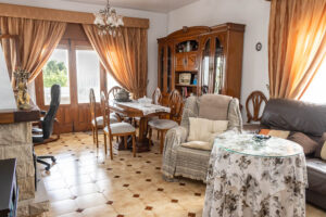 Magnífico Chalet Independiente en El Palmeral: Espacio, Vistas al Mar y un Sinfín de Posibilidades - imagen 10