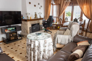 Magnífico Chalet Independiente en El Palmeral: Espacio, Vistas al Mar y un Sinfín de Posibilidades - imagen 11