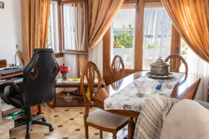 Magnífico Chalet Independiente en El Palmeral: Espacio, Vistas al Mar y un Sinfín de Posibilidades - imagen 12