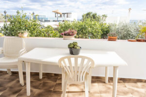 Magnífico Chalet Independiente en El Palmeral: Espacio, Vistas al Mar y un Sinfín de Posibilidades - imagen 14
