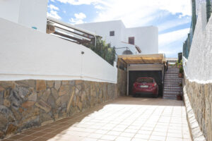 Magnífico Chalet Independiente en El Palmeral: Espacio, Vistas al Mar y un Sinfín de Posibilidades - imagen 3