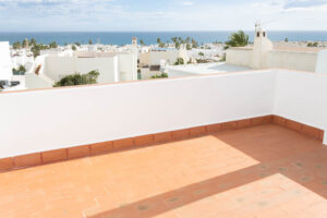 Magnífico Chalet Independiente en El Palmeral: Espacio, Vistas al Mar y un Sinfín de Posibilidades - imagen 37