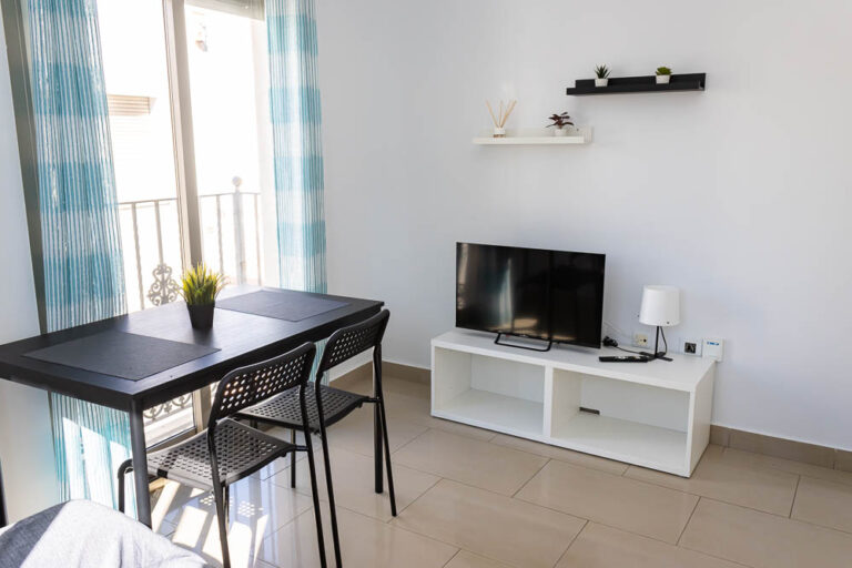 Piso en Venta en Garrucha con Licencia Turística y Solárium