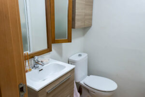 Spacious 3-Bedroom Apartment on Garrucha Calle Mayor with Parking & Terrace - imagen 21