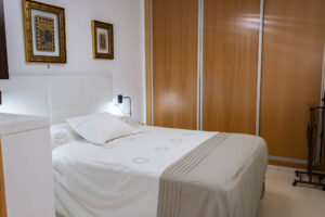Spacious 3-Bedroom Apartment on Garrucha Calle Mayor with Parking & Terrace - imagen 23