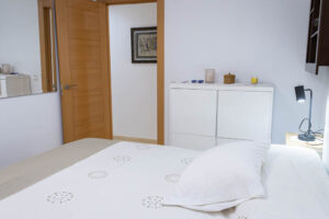 Spacious 3-Bedroom Apartment on Garrucha Calle Mayor with Parking & Terrace - imagen 25