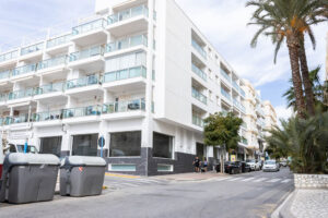 Spacious 3-Bedroom Apartment on Garrucha Calle Mayor with Parking & Terrace - imagen 35