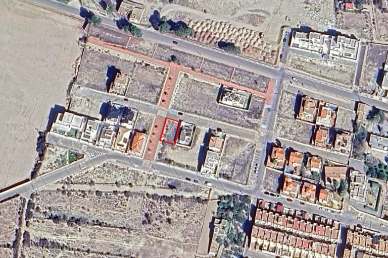 Parcela Urbana en Esquina en Vera Pueblo – Zona Finca Don Jacinto