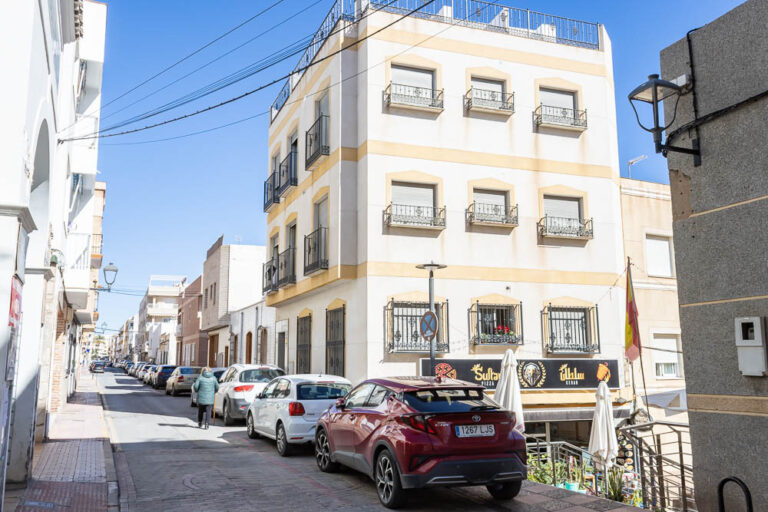 Apartment for Sale in Garrucha with Holiday License and Sea Views