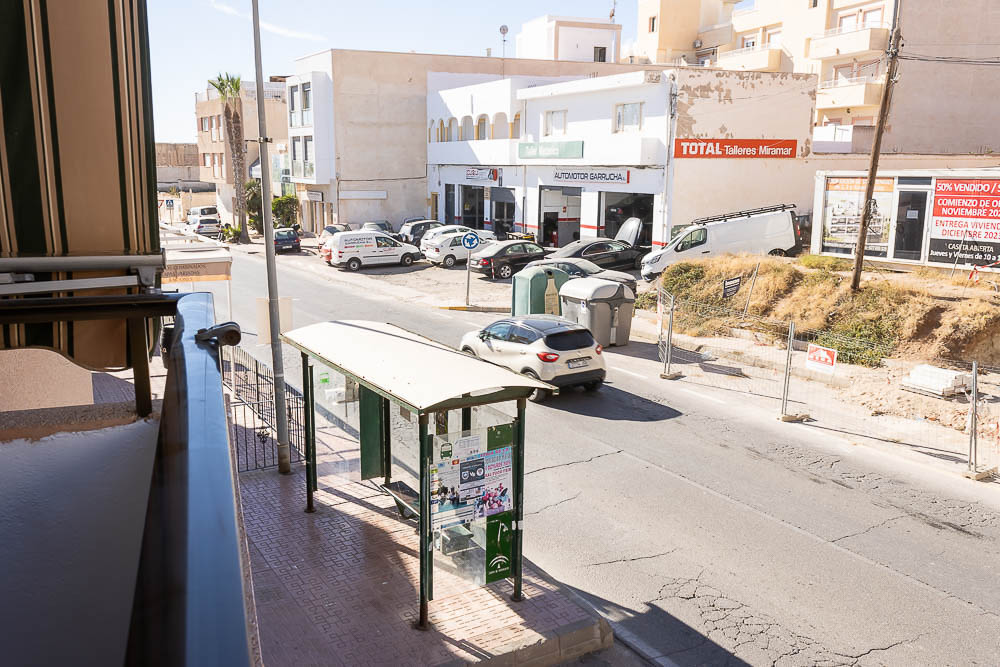 Opportunity on Main Street: Renovated apartment 100m from the beach with terrace and natural light