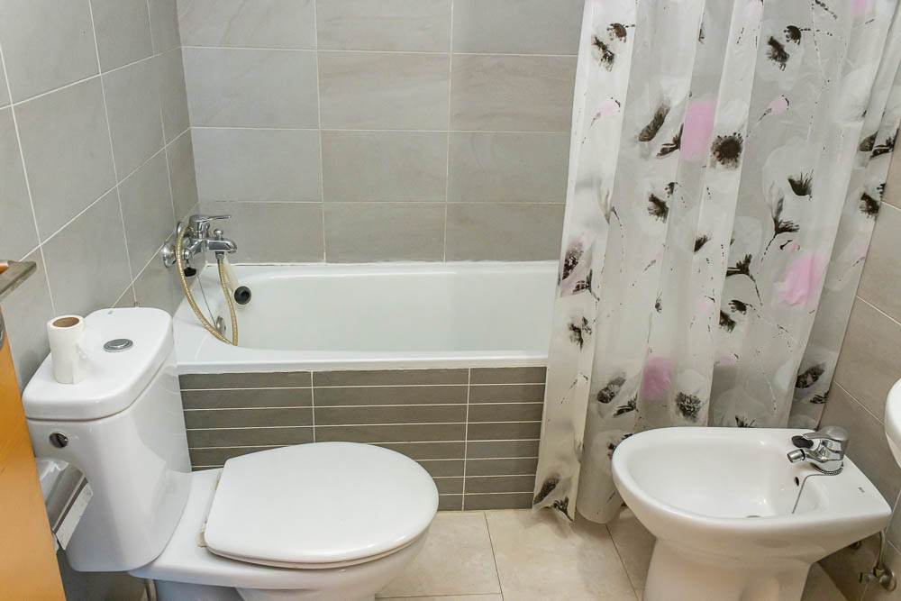 Modern 2-Bedroom Ground Floor Apartment for Rent in Vera Pueblo (El Palmeral)