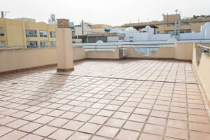 Espectacular Ático de 3 Dormitorios con Gran Solarium Privado y Vistas al Mar en Garrucha - imagen 35