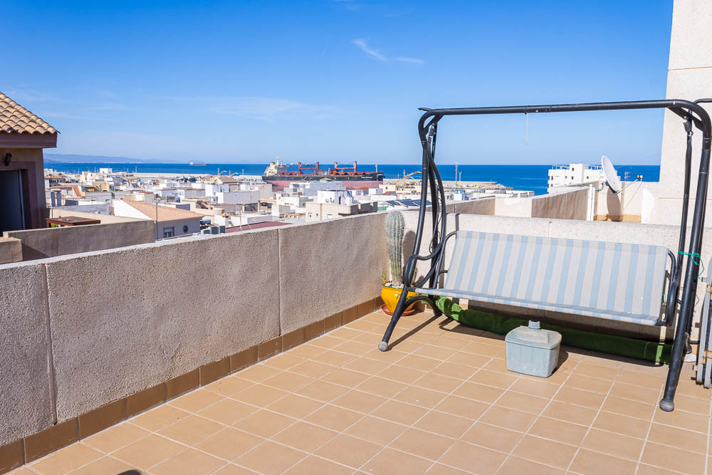Spectacular Furnished Penthouse with Private Solarium and Sea Views in Garrucha