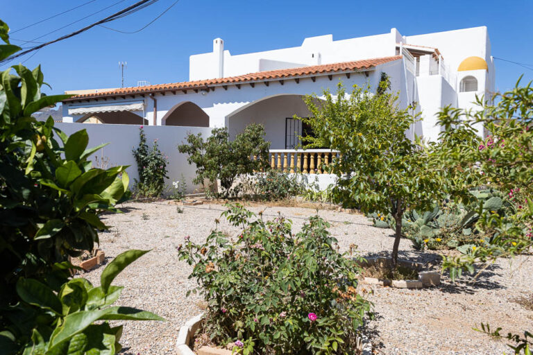 Spectacular Andalusian-Style Semi-Detached Villa with Sea Views in El Palmeral, Mojacar