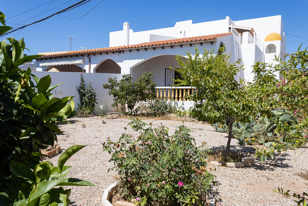 Spectacular Andalusian-Style Semi-Detached Villa with Sea Views in El Palmeral, Mojacar